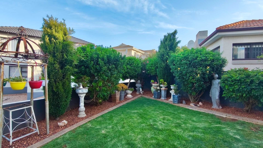 3 Bedroom Property for Sale in Hartenbos Heuwels Western Cape